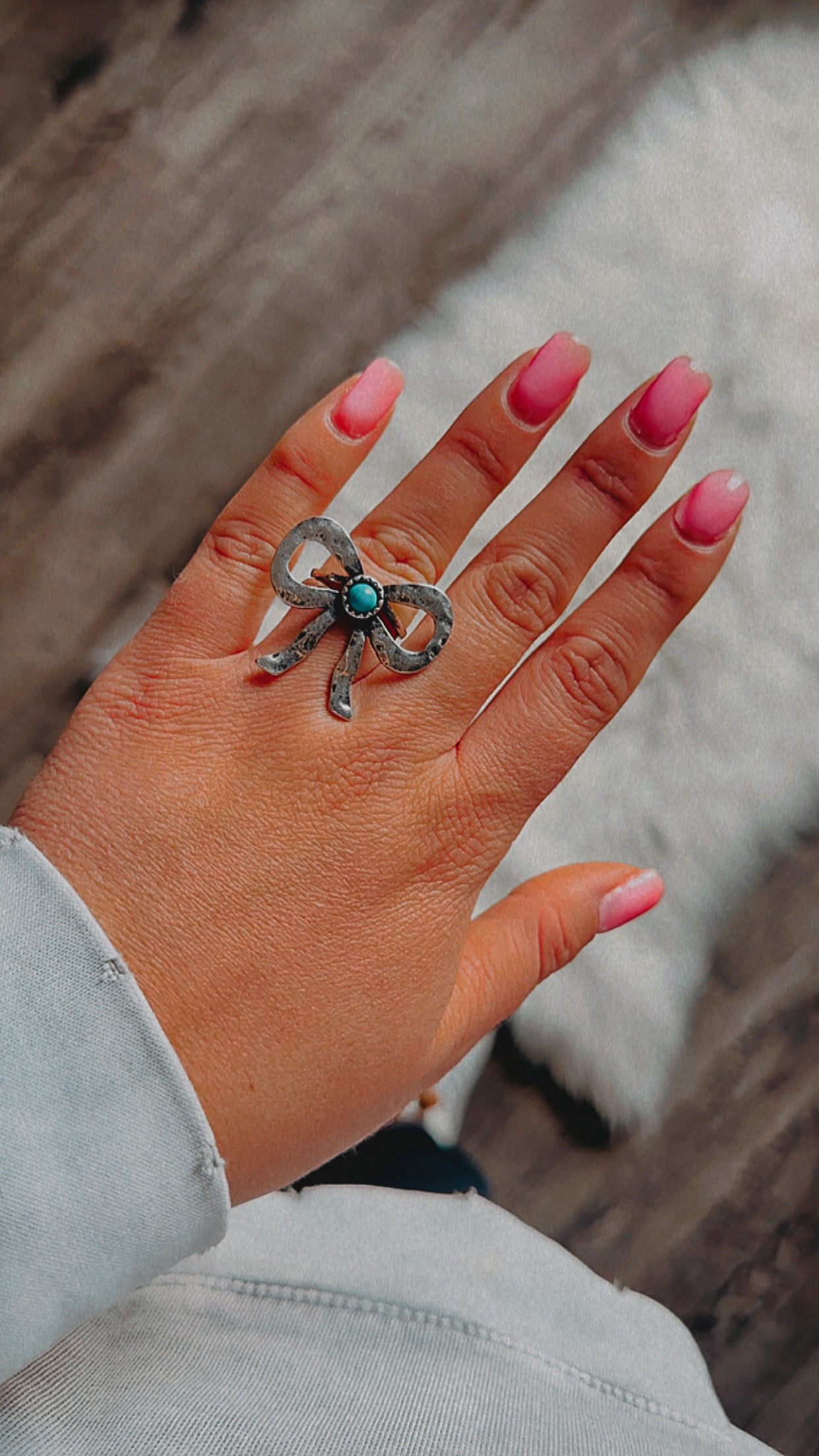 WESTERN HAMMERED LONG TAIL BOW CUFF RING